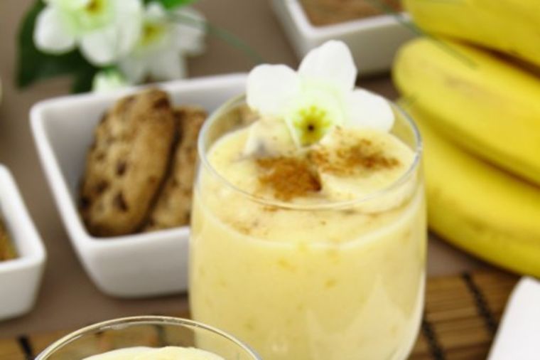 Bogovski desert spreman za 10 minuta: Poludećete za banana - čizkejkom u čaši! (RECEPT)