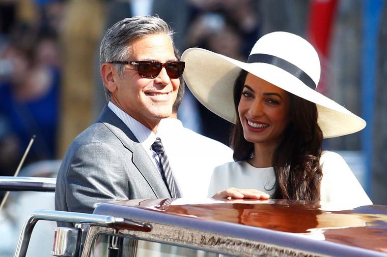 Srećna porodica: Amal i Džordž Kluni prvi put u javnosti sa blizancima! (FOTO)