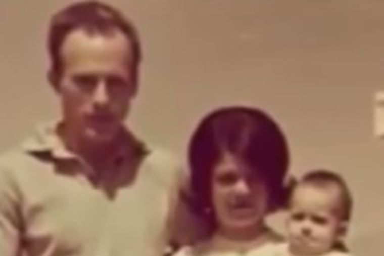 Napustio porodicu bez reči: 30 godina kasnije sačekao ih šok prizor pred vratima! (VIDEO)