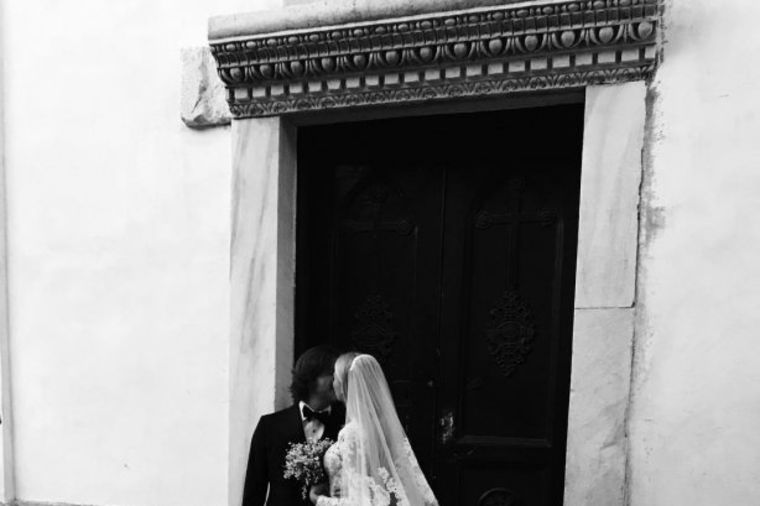 Prelepo venčanje u Italijii: Ruska manekenka u neverovatnoj venčanici! (FOTO, VIDEO)