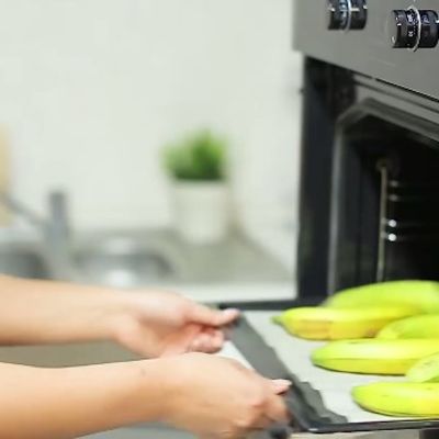 Zapekla je banane u rerni: Ovih 7 trikova koristićete stalno u kuhinji! (VIDEO)