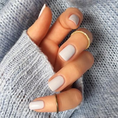 Apsolutni hit jeseni: Siva je najmodernija boja laka za nokte! (FOTO)
