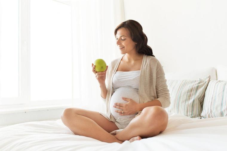 Jabuke su neophodne u trudnoći: Kada čujete zašto, ješćete ih svaki dan!