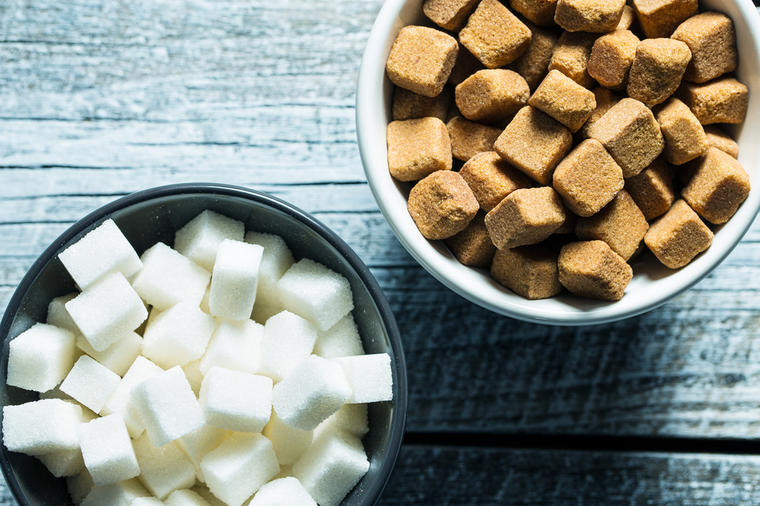 12 znakova da jedete mnogo šećera: Alarm koji ne smete da zanemarite!