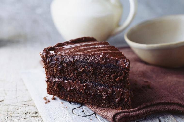 Neodoljiva torta od kestena i čokolade: Pravi se za 30 minuta, bez pečenja i muke!  (RECEPT)