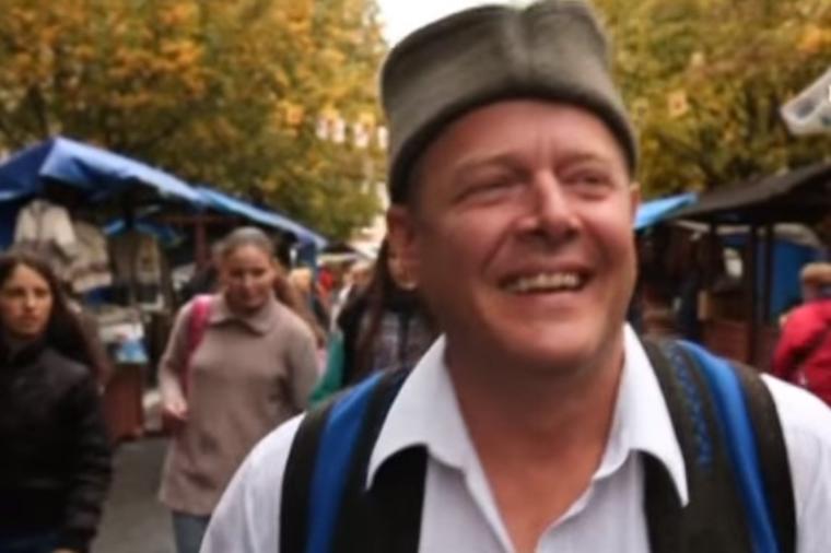 Najbolja reklama za Srbiju: Rus oduševljen našom zemljom, šajkaču i opanke nije skidao!  (VIDEO)