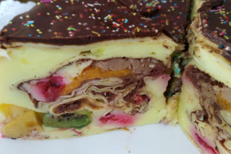 Voćna torta od palačinki: Neobičan slatkiš koji morate da probate! (RECEPT)
