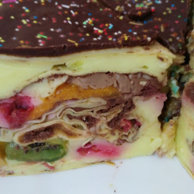 Voćna torta od palačinki: Neobičan slatkiš koji morate da probate! (RECEPT)