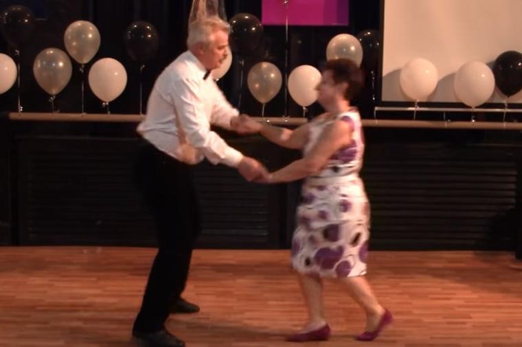 Deka izveo baku na plesni podijum: A onda su napravili pravi spektakl! (VIDEO)