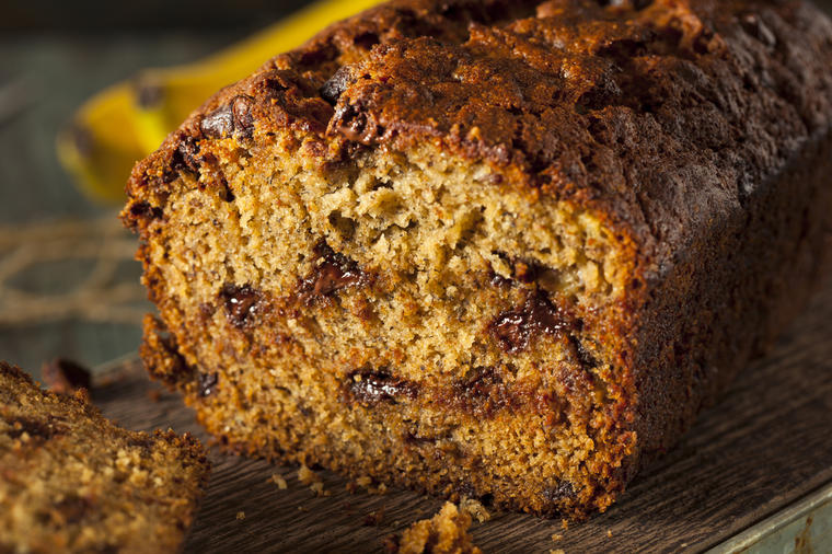 Neodoljiv kolač za ljubitelje banane i čokolade: Slatki hleb spreman za 15 minuta! (RECEPT)