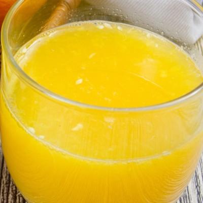 Čudesan domaći sok od pomorandže: Samo 4 voćke napravite 9 litara soka! (RECEPT)