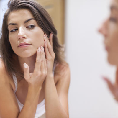 Dermatolozi ovo nikad ne bi stavili na svoju kožu: 7 kozmetičkih preparata koje treba da izbegavate!