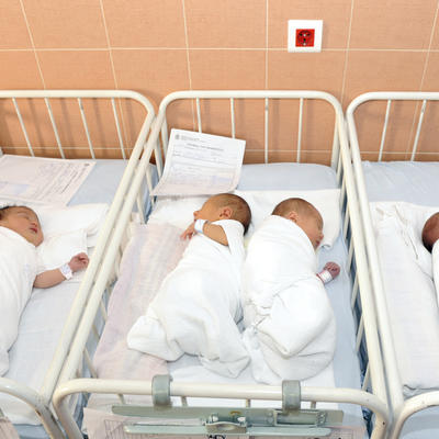 U porodilištu Dr Dragiša Mišović za 24h rođeno 16 beba!