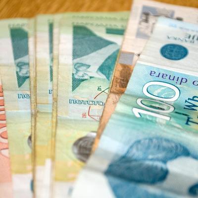 Srbija: Prosečna plata u junu 2019. iznosila je 53.633 dinara