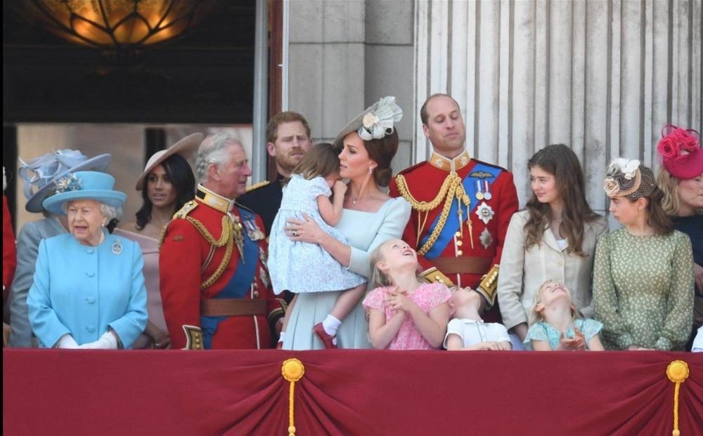 Megan Markl, Kraljevska Porodica, Kejt Midlton, princ Vilijam, Princ Hari, Kraljica Elizabeta II
