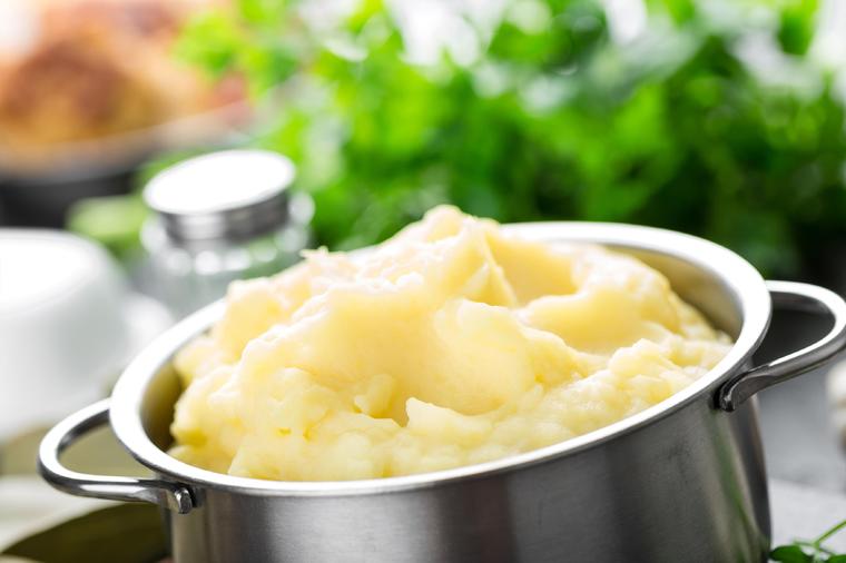 Pire krompir na drugačiji način: Jednostavan, a mekan, kremast i savršen! (RECEPT)