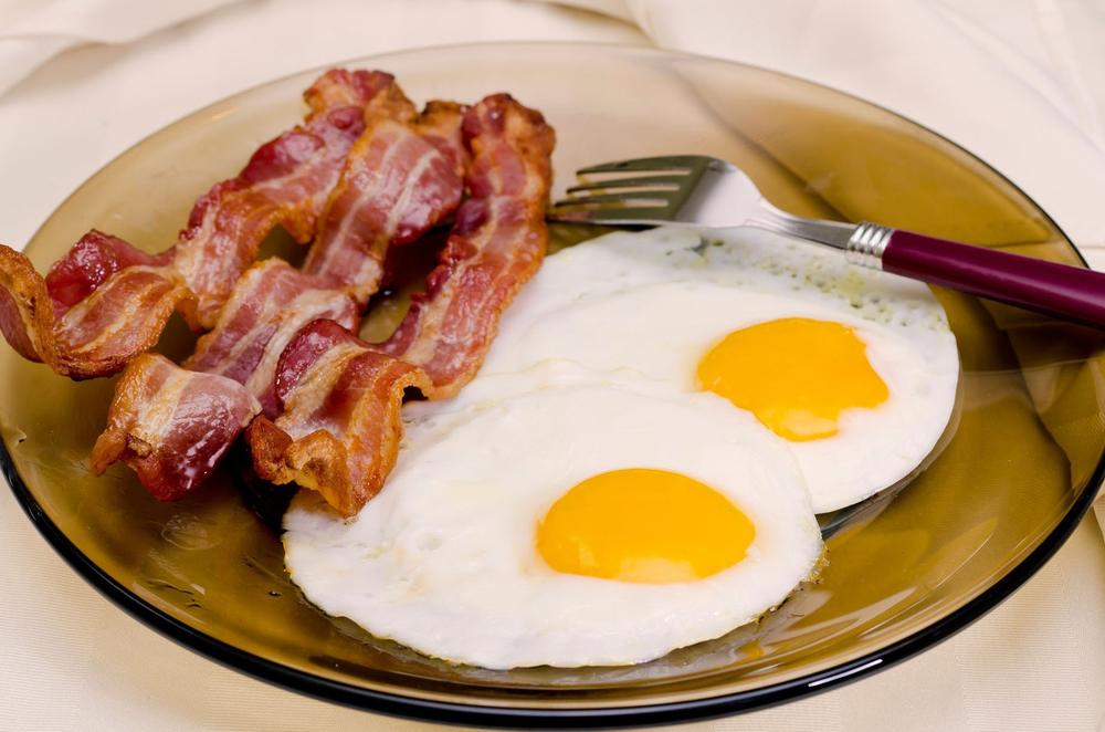 doručak, jaja, slanina