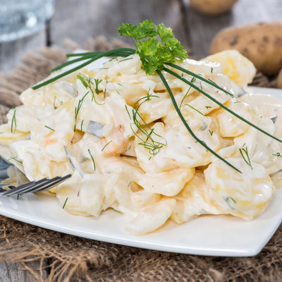UKUS KAO IZ BAJKE, A LEKOVITA: Kremasta krompir salata dovešće hormone štitne žlezde u savršen balans!(RECEPT)
