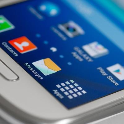 Bezbedonosni stručnjaci upozoravaju: Jeftiniji telefoni imaju aplikaciju koja može da krade podatke i novac, a evo i kako!