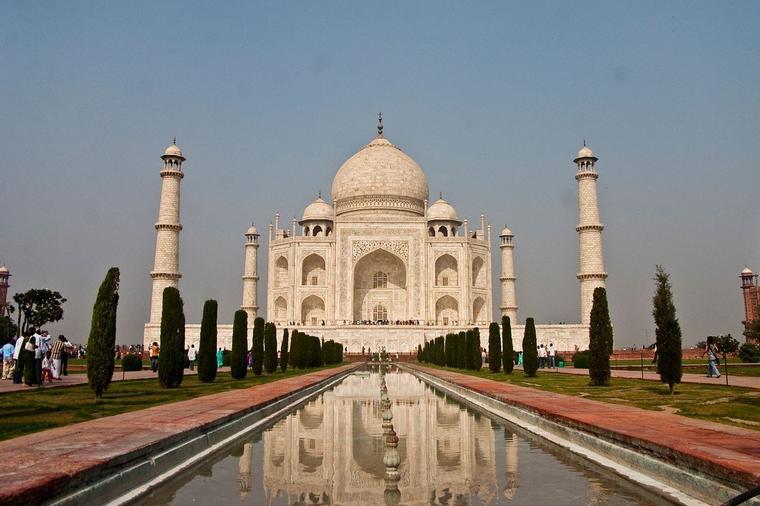 Nekada se ljubav dokazivala izgradnjom velelepnih spomenika svojim ženama: Današnja Vlada Indije želi da sruši Tadž Mahal