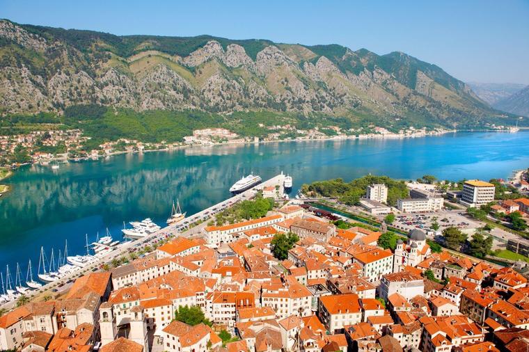 Crna Gora usvojila zakon o istopolnom partnerstvu