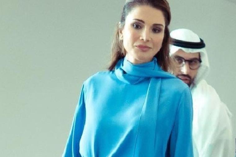 Sve nijanse kraljevsko plave: Jordanska kraljica Ranija postavila nove standarde u poslovnom oblačenju (FOTO)