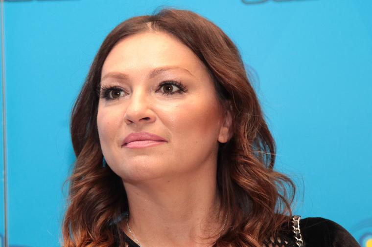 Puče tikva: Nina Badrić raskinula veridbu sa kontroverznim biznismenom!