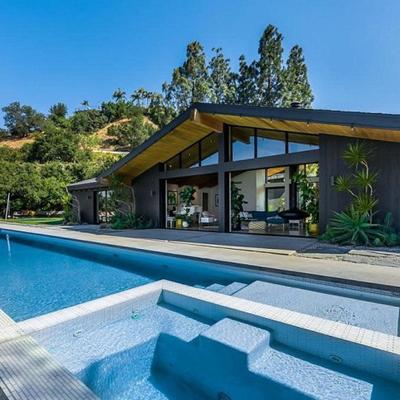 Ovde je živela Keli Tejlor iz serije Beverli Hils: Nakon razvoda odlučila da se reši impresivne vile u Los Anđelesu! (FOTO)