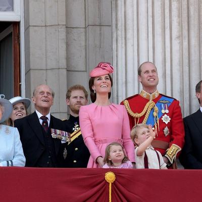 OD SNAŽNE KRALJICE DO DRAMATIČNE MEGAN MARKL: Evo šta su članovi britanske kraljevske porodice u horoskopu! (FOTO)