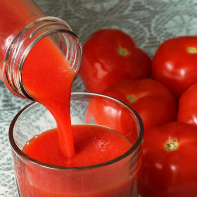 Sok od paradajza ima neverovatan efekat na salo na stomaku: Probajte - ostaćete bez teksta!
