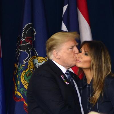 Nova knjiga otkrila pravu istinu odnosa Donalda i Melanije Tramp: Zaljubljeni, a žive odvojene živote?! (FOTO)