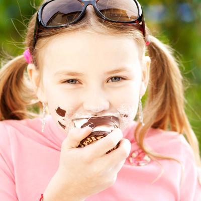 Slatki zalogaji su radost svakog deteta: Evo koliko slatkiša smeju da jedu do 4. godine!