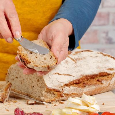 Miris domaćeg i vrućeg hleba vraća nas u detinjstvo: Evo 4 razloga zašto treba da ga jedete!