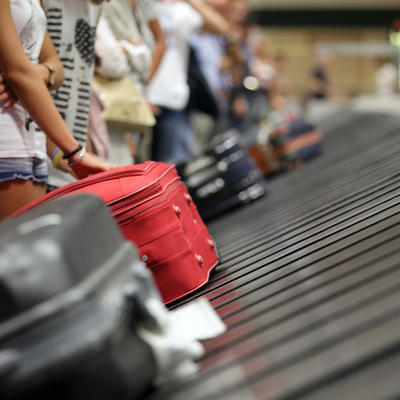 Čekanje prtljaga postaće prošlost: Uz pomoć ovog trika prvi ćete preuzeti kofer iz aviona!