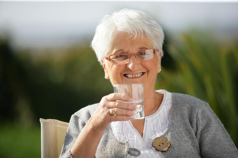 Da bi jetra radila bez ometanja popijte vodu: Stara proverena metoda
