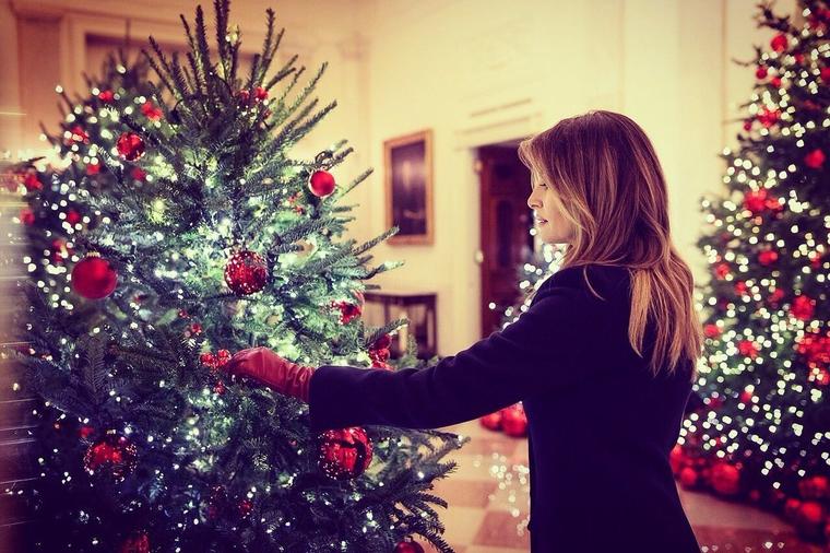 Da nije malo preterala: Melanija Tramp predstavila božićnu dekoraciju Bele kuće! (FOTO, VIDEO)