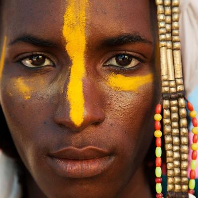 Muškarci ovog plemena se šminkaju po tri sata kako bi zadivili žene: Lepota im je na prvom mestu! (FOTO)