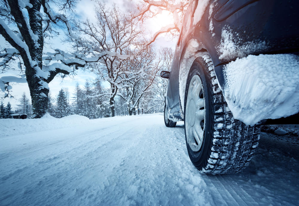 Kola, sneg, automobil