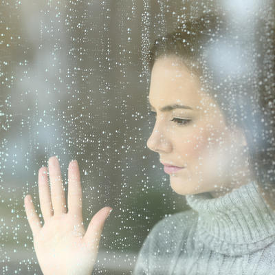 Vratite raspoloženje i energiju: Psiholog otkriva kako da oterate zimsku depresiju!
