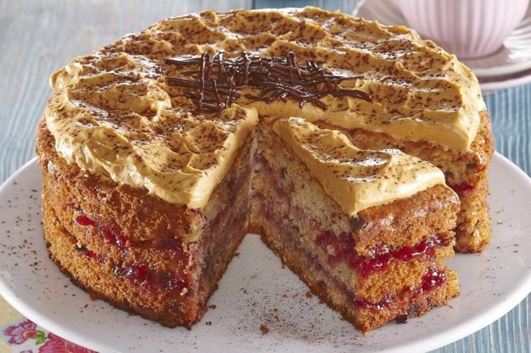 Baron torta: Najlepša kombinacija čokolade i voća dostojna kraljevske trpeze! (RECEPT)