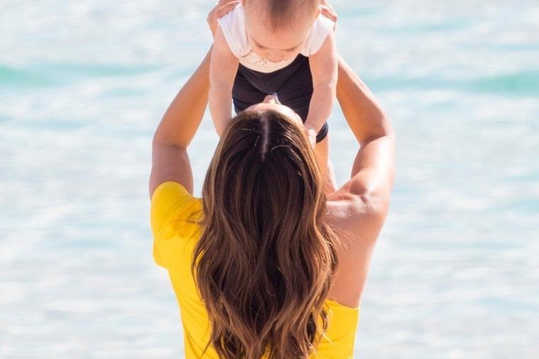 Eva Longorija sa sinčićem u Kanu: Prelepe fotografije oduševile svet! (FOTO)