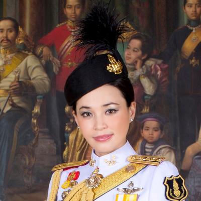 Nova kraljica Tajlanda (40) omađijala kralja (66): Narod slavi njen rođendan kao državni praznik! (FOTO)