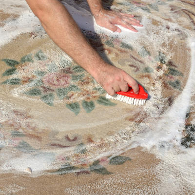 Ovako se pravilno pere tepih: Izbacite fleke, mirise i prljavštinu! (RECEPT)