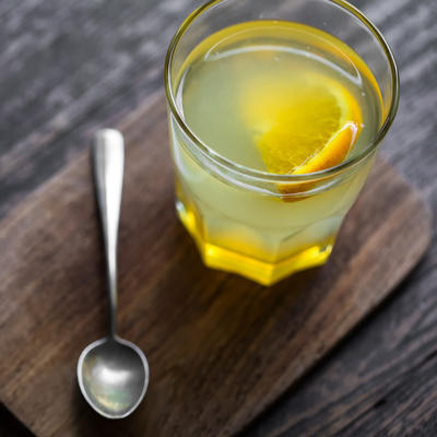 Popijte ovaj čaj uveče: Ujutru ćete imati čistu jetru i manjak kilograma! (RECEPT)