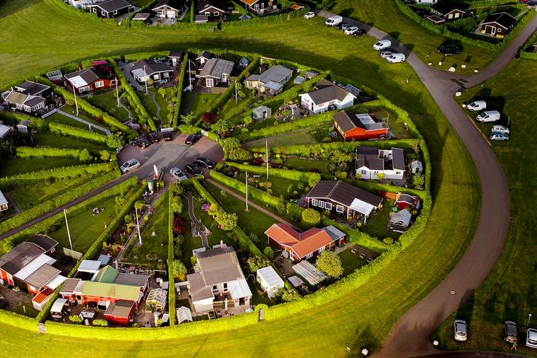 Selo koje je zadivilo svet: Žive u krugovima, a sve zbog jedne ideje! (FOTO, VIDEO)