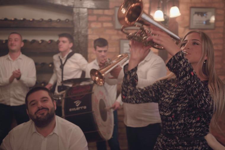 Nesvakidašnji spoj trube i modernog zvuka: Orkestar Danijela i Đorđe Nesta Arsović snimili novu pesmu!