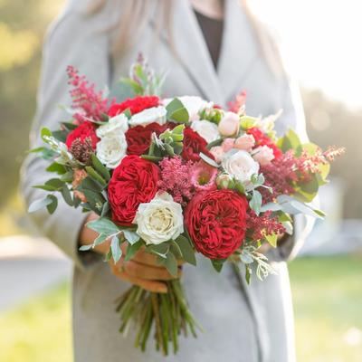 Svaka žena danas treba sebi da kupi buketić cveća: Evo zašto!