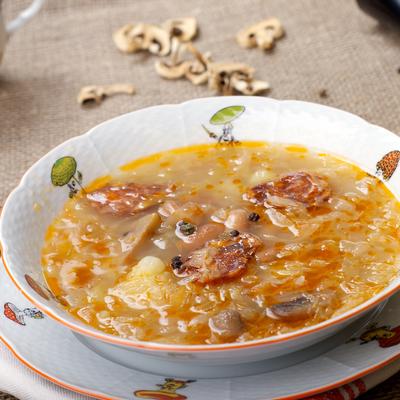 Supa od pasulja i kiselog kupusa:  Gotova za 15 minuta, a ugrejaće vas i zasititi! (RECEPT)