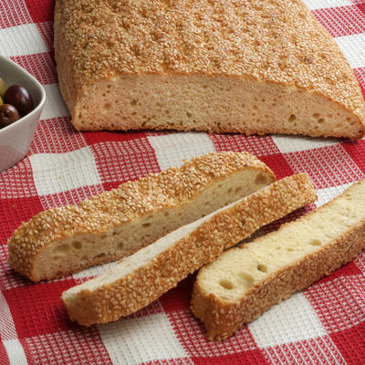 Grčki hleb sa maslinama: Egzotični ukus koji se ne zaboravlja! (RECEPT)