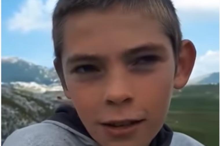 Ovaj dečak je car planine: Dok njegovi drugovi životare, Božo živi punim plućima! (VIDEO)